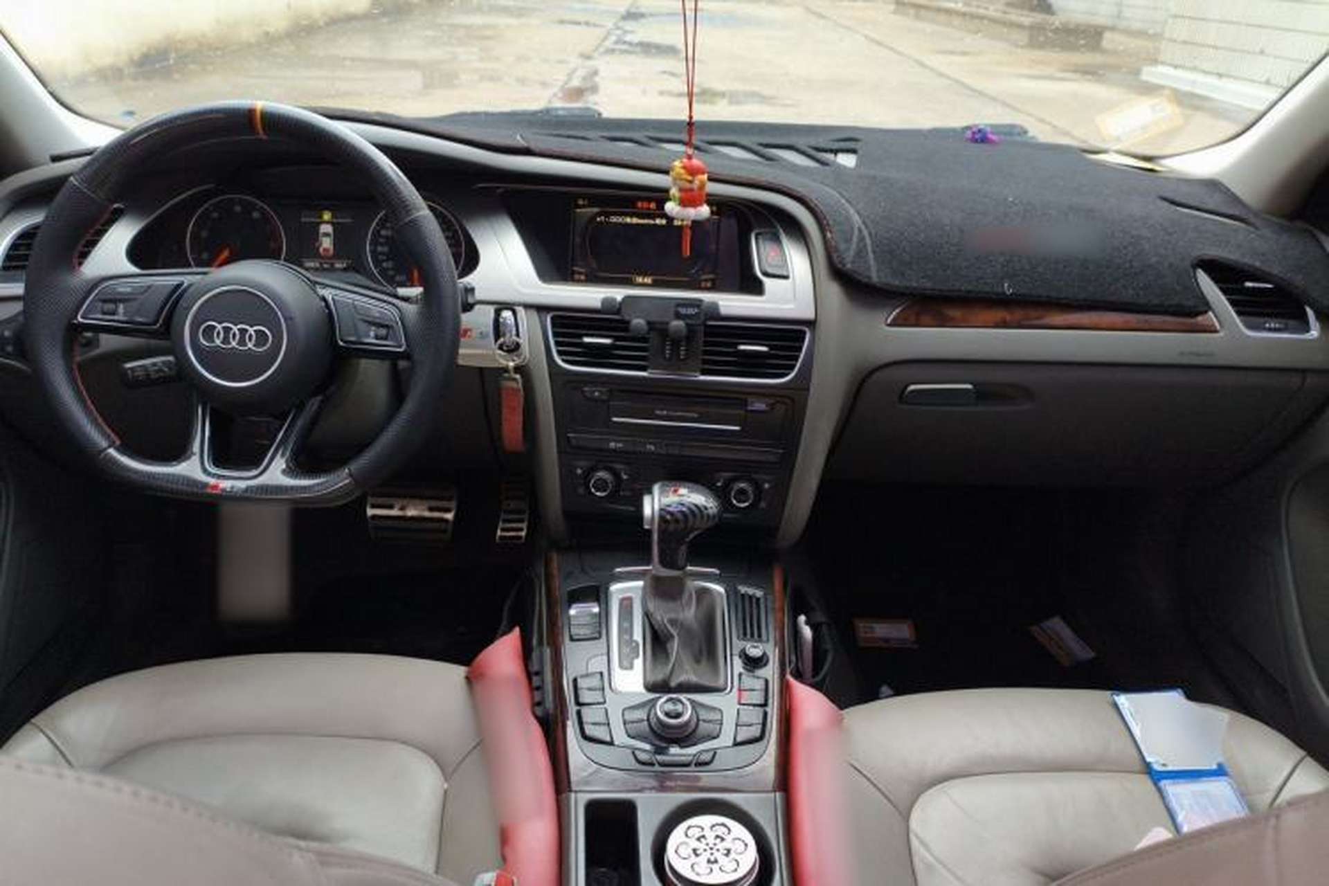 Used Audi A4L 2011 2.0 TFSI Technology Edition Center Console