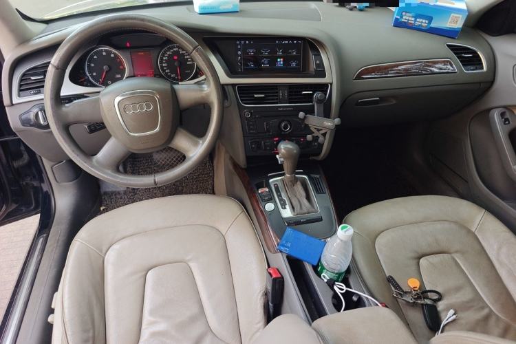 Used Audi A4L 2011 2.0 TFSI Comfort Model Center Console