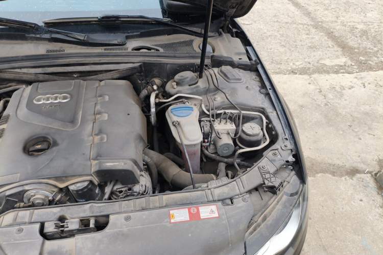 Used Audi A4L 2011 2.0 TFSI Technology Edition Engine Bay Left