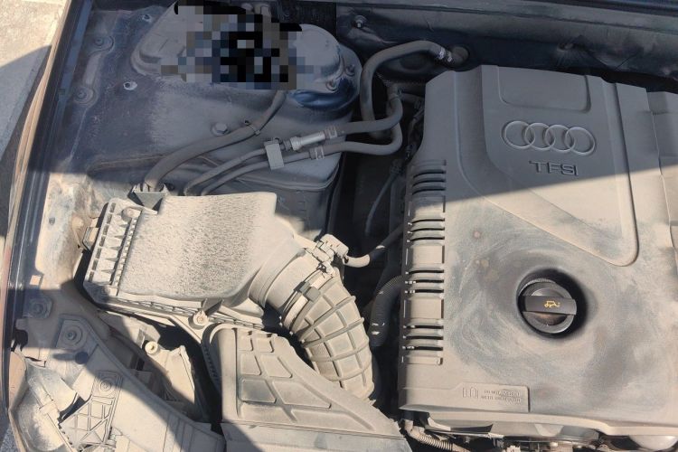 Used Audi A4L 2011 2.0 TFSI Standard Model Engine Bay Right