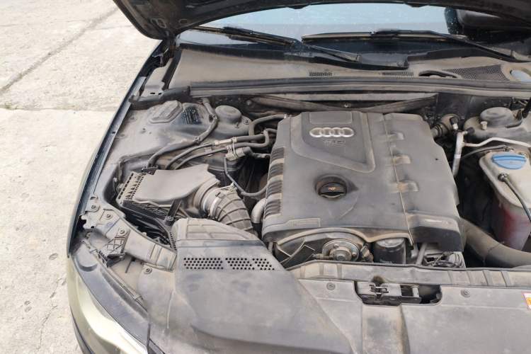 Used Audi A4L 2011 2.0 TFSI Technology Edition Engine Bay Right