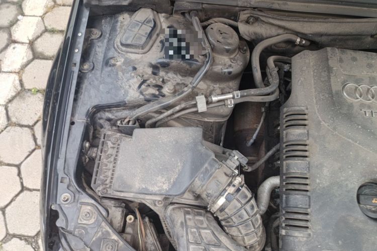 Used Audi A4L 2011 2.0 TFSI Comfort Model Engine Bay Right