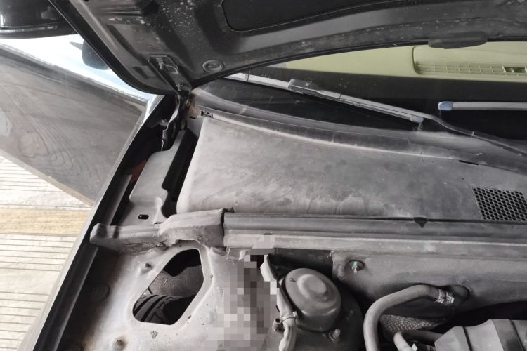 Used Audi A4L 2011 2.0 TFSI Standard Model Engine Bay Right