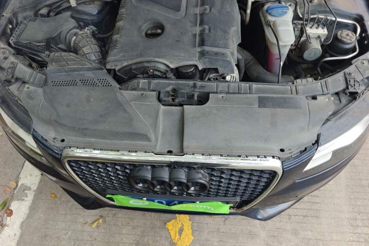 Used Audi A4L 2011 2.0 TFSI Comfort Model Engine Bay