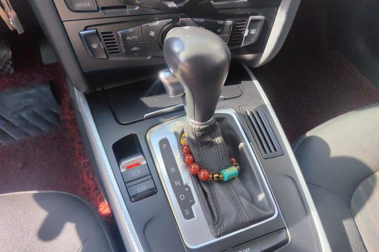 Used Audi A4L 2011 2.0 TFSI Standard Model Gear Lever