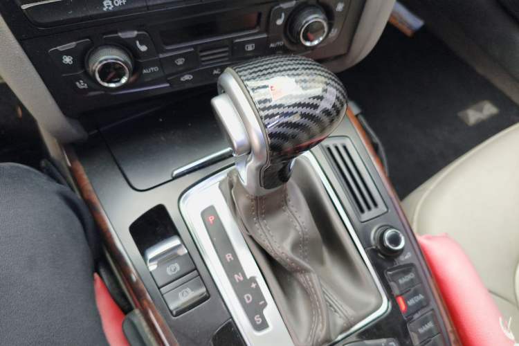 Used Audi A4L 2011 2.0 TFSI Technology Edition Gear Lever