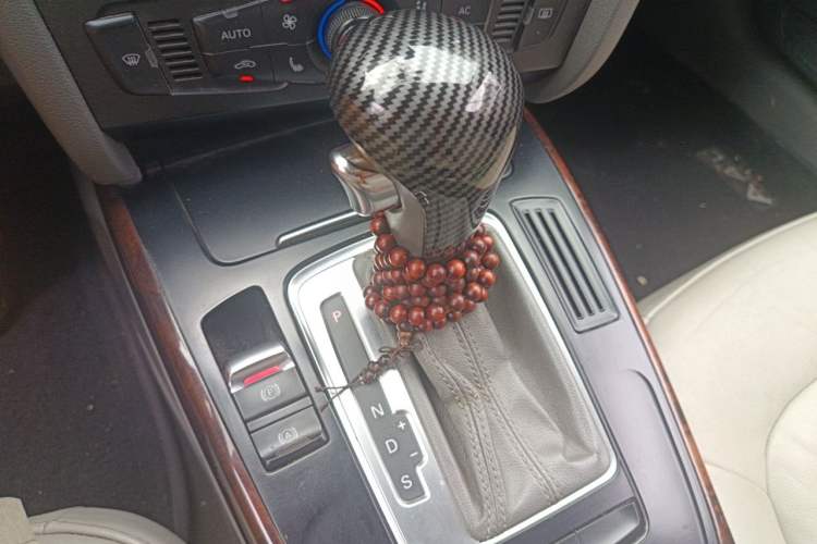 Used Audi A4L 2011 2.0 TFSI Comfort Model Gear Lever