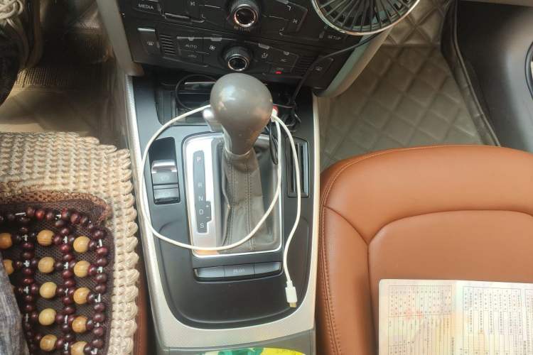 Used Audi A4L 2011 2.0 TFSI Standard Model Gear Lever