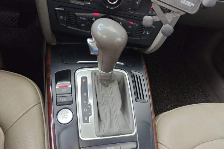 Used Audi A4L 2011 2.0 TFSI Comfort Model Gear Lever