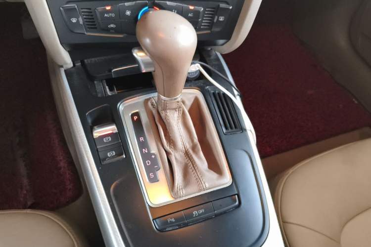 Used Audi A4L 2011 2.0 TFSI Standard Model Gear Lever
