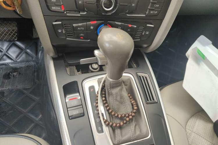 Used Audi A4L 2011 2.0 TFSI Standard Model Gear Lever