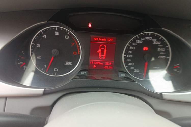 Used Audi A4L 2011 2.0 TFSI Comfort Model Instrument Cluster