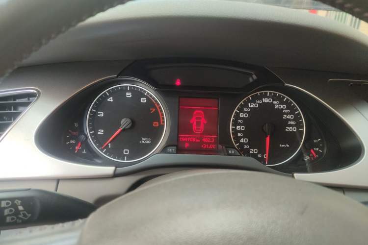 Used Audi A4L 2011 2.0 TFSI Standard Model Instrument Cluster