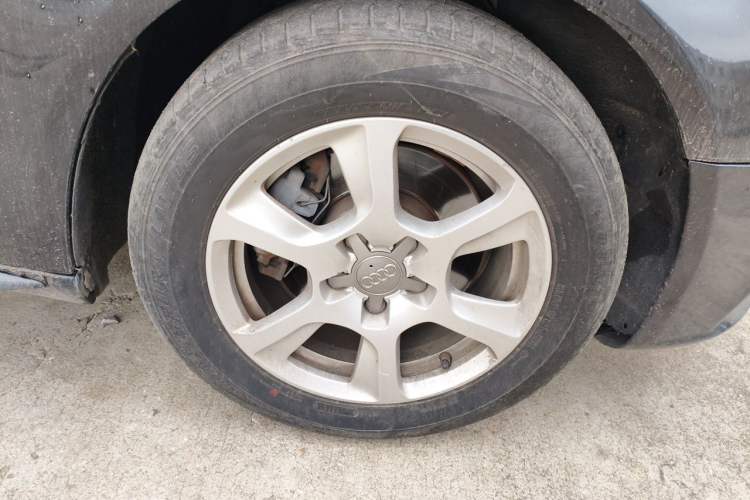 Used Audi A4L 2011 2.0 TFSI Technology Edition Right Front Wheel Hub