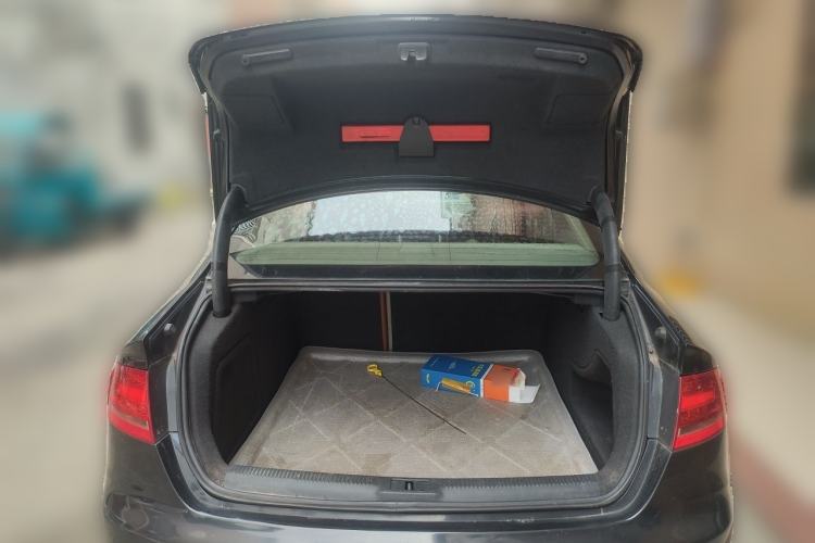 Used Audi A4L 2011 2.0 TFSI Standard Model Trunk