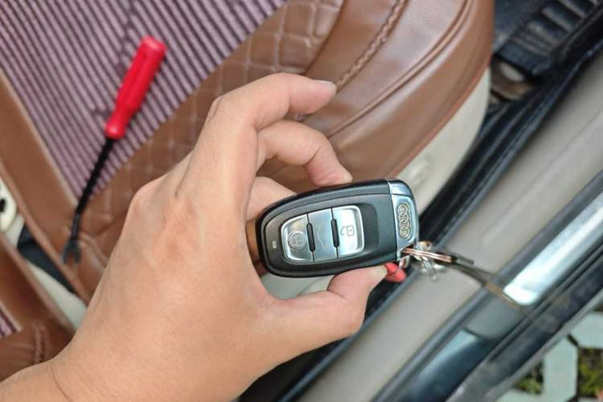 Used Audi A4L 2011 2.0 TFSI Comfort Model Vehicle Key