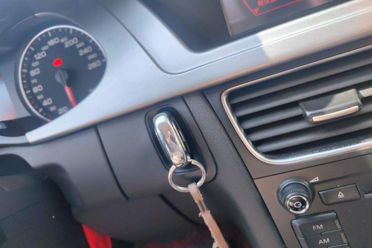 Used Audi A4L 2011 2.0 TFSI Standard Model Vehicle Key