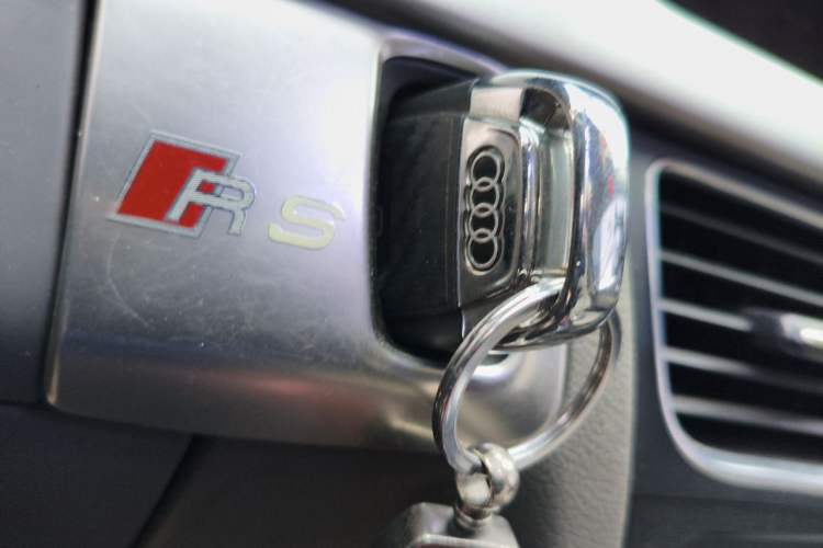 Used Audi A4L 2011 2.0 TFSI Technology Edition Vehicle Key