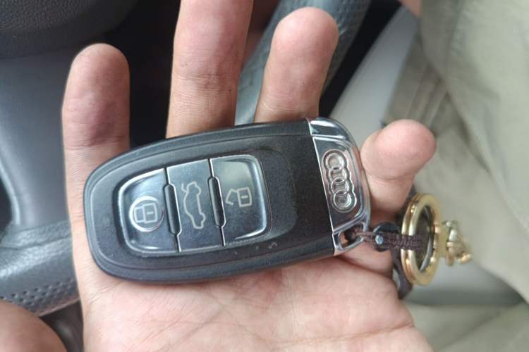Used Audi A4L 2011 2.0 TFSI Comfort Model Vehicle Key