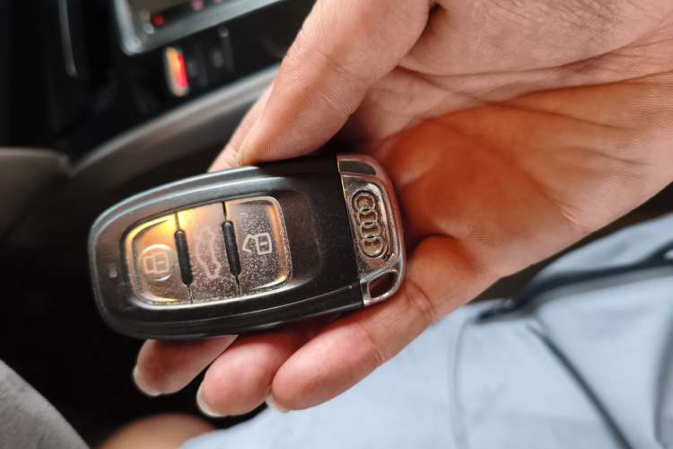 Used Audi A4L 2011 2.0 TFSI Standard Model Vehicle Key