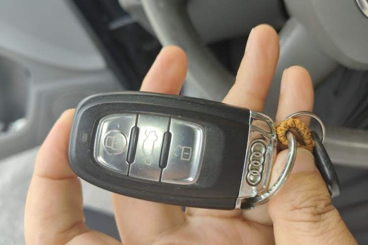 Used Audi A4L 2011 2.0 TFSI Standard Model Vehicle Key