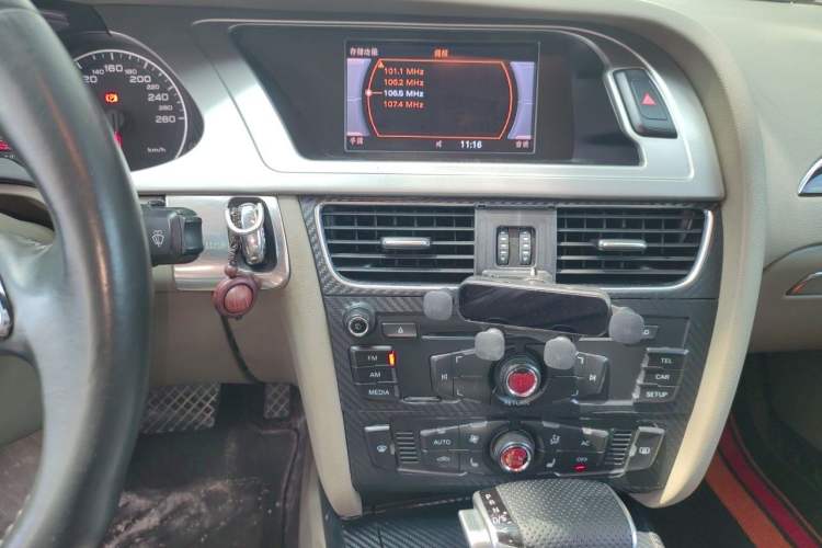 Used Audi A4L 2011 2.0 TFSI Standard Model Audio And AC Panel