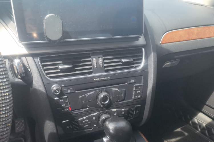 Used Audi A4L 2011 2.0 TFSI Comfort Model Audio And AC Panel