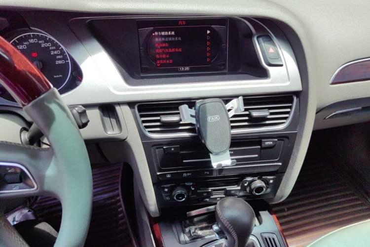 Used Audi A4L 2011 2.0 TFSI Luxury Model Audio And AC Panel