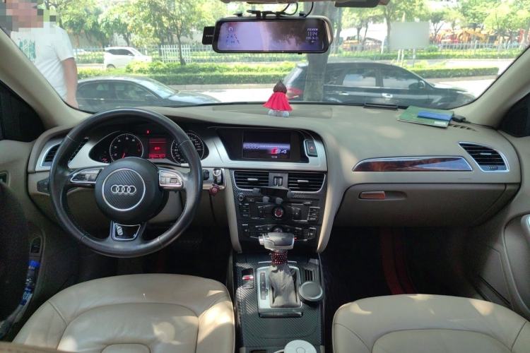 Used Audi A4L 2011 2.0 TFSI Standard Model Center Console