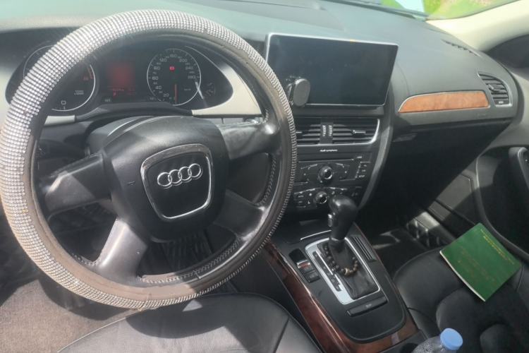 Used Audi A4L 2011 2.0 TFSI Comfort Model Center Console