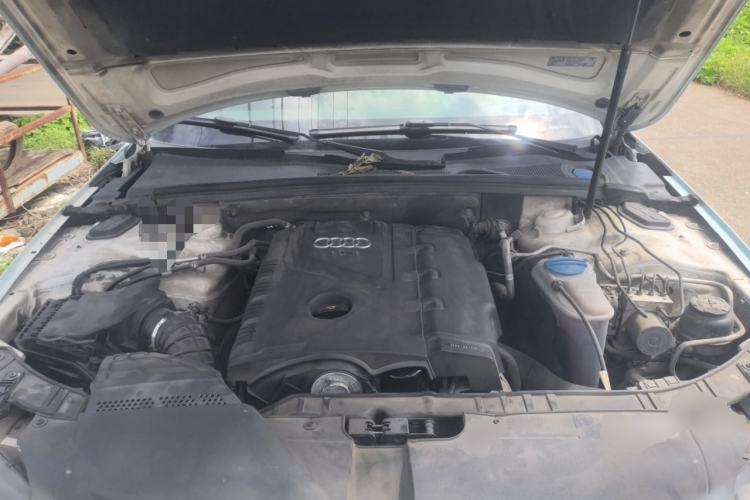 Used Audi A4L 2011 2.0 TFSI Comfort Model Engine Bay