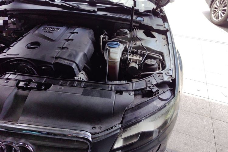 Used Audi A4L 2011 2.0 TFSI Luxury Model Engine Bay Left