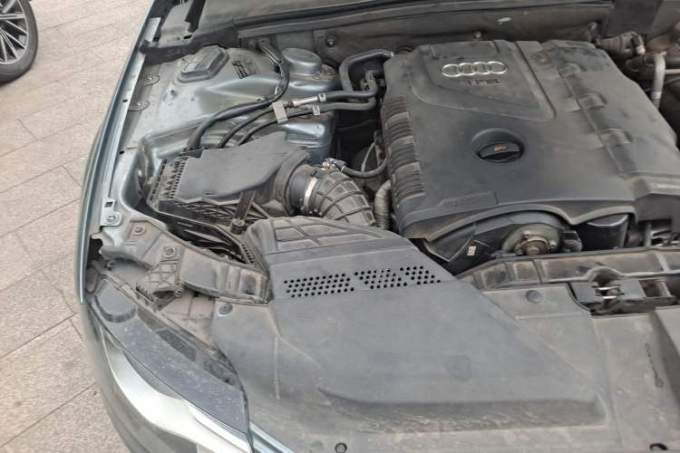 Used Audi A4L 2011 2.0 TFSI Luxury Model Engine Bay Right