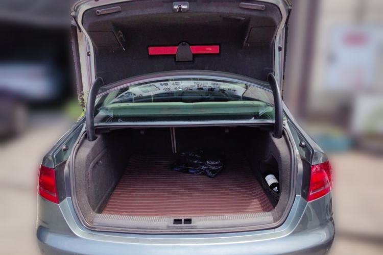Used Audi A4L 2011 2.0 TFSI Luxury Model Trunk