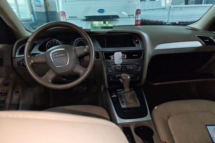 Used Audi A4L 2011 2.0 TFSI Standard Model Center Console
