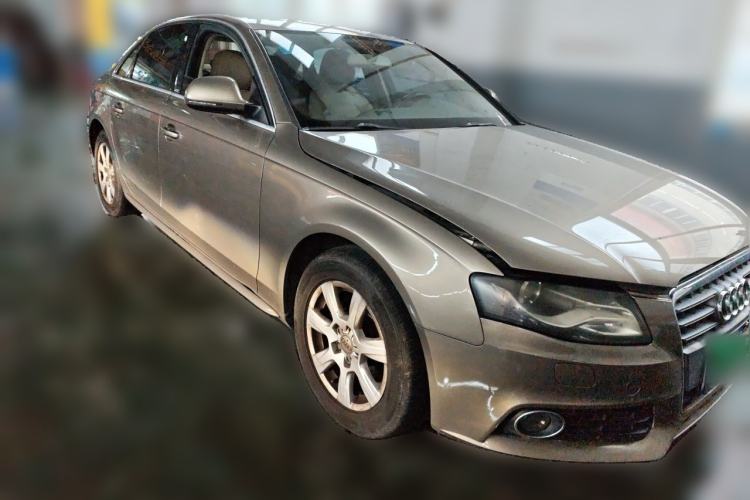 Used Audi A4L 2011 2.0 TFSI Standard Model Front Right 45 Deg