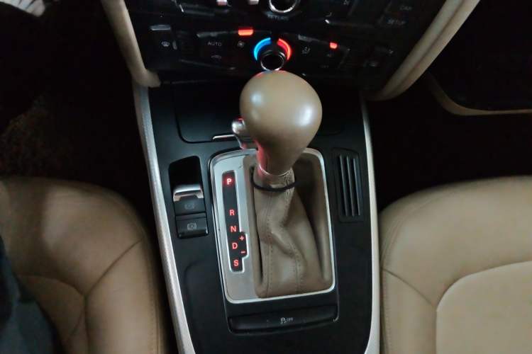 Used Audi A4L 2011 2.0 TFSI Standard Model Gear Lever