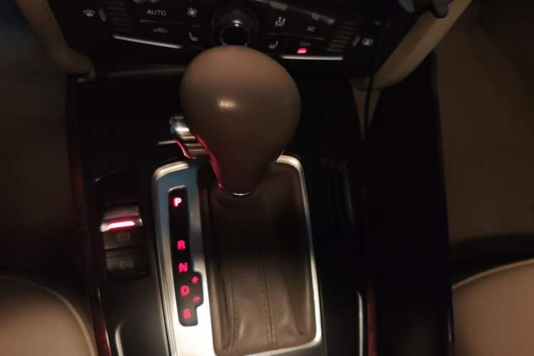 Used Audi A4L 2011 2.0 TFSI Comfort Model Gear Lever