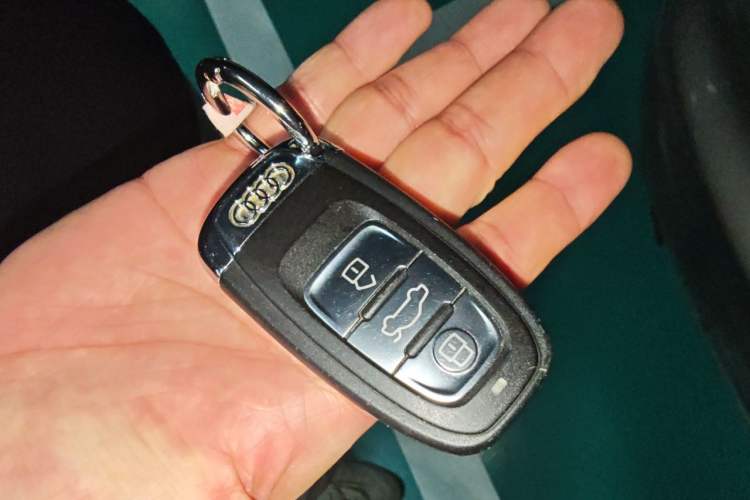 Used Audi A4L 2011 2.0 TFSI Comfort Model Vehicle Key