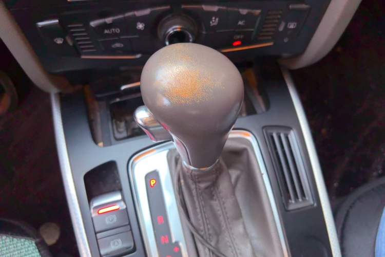 Used Audi A4L 2011 2.0 TFSI Standard Model Gear Lever