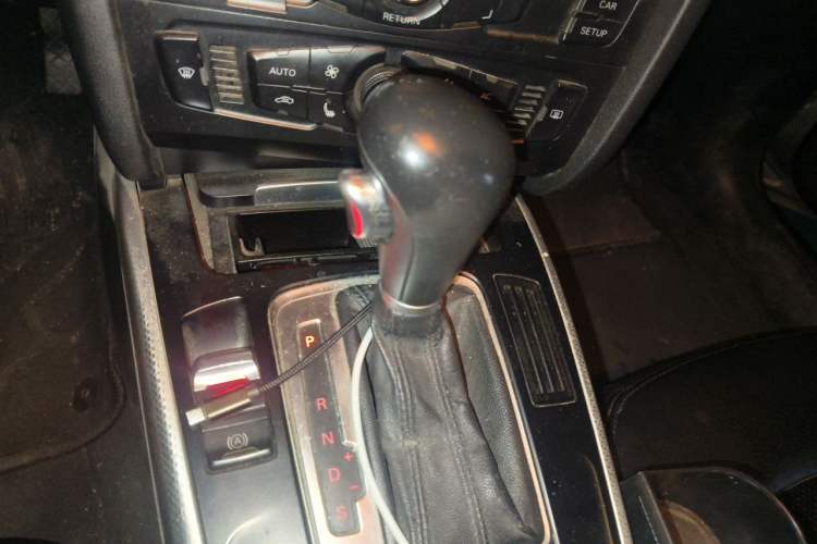 Used Audi A4L 2011 2.0 TFSI Comfort Model Gear Lever