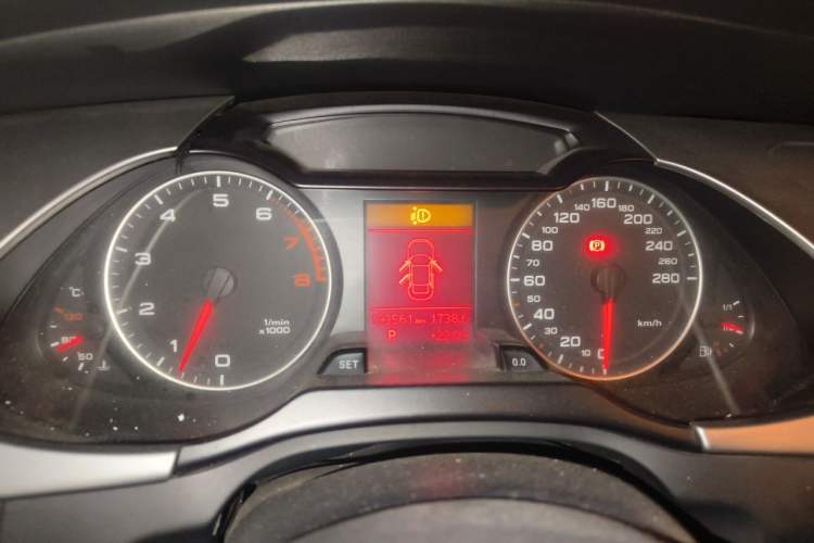 Used Audi A4L 2011 2.0 TFSI Comfort Model Instrument Cluster
