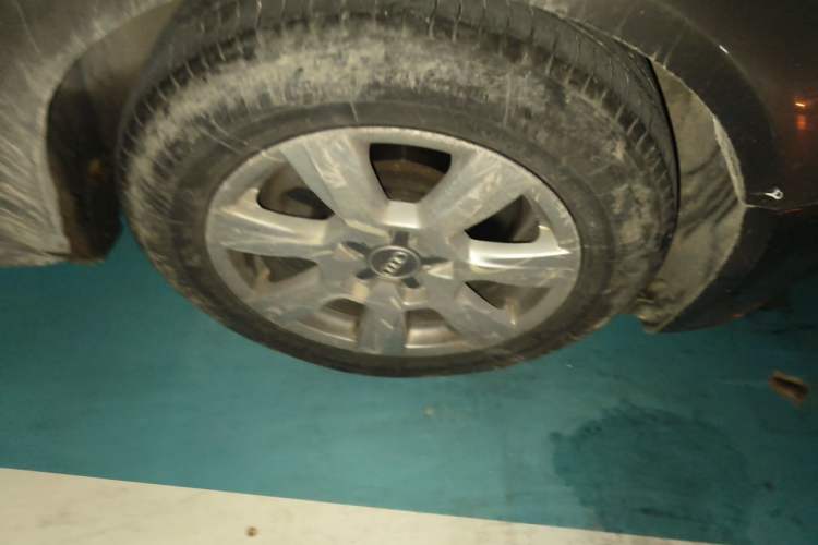 Used Audi A4L 2011 2.0 TFSI Comfort Model Right Front Wheel Hub