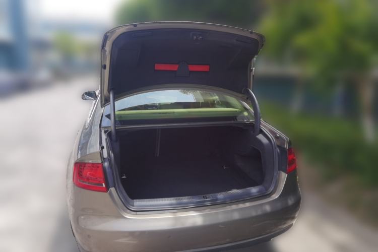 Used Audi A4L 2011 2.0 TFSI Comfort Model Trunk