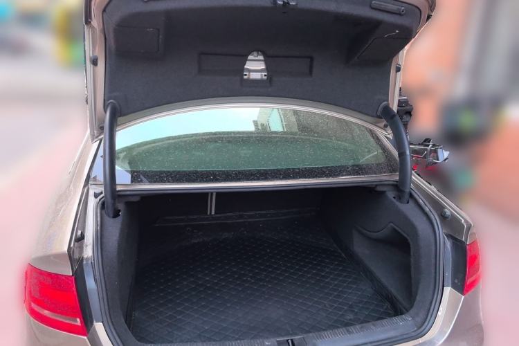 Used Audi A4L 2011 2.0 TFSI Standard Model Trunk