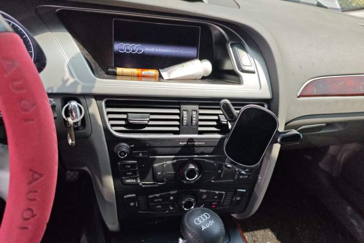 Used Audi A4L 2011 2.0 TFSI Technology Edition Audio And AC Panel
