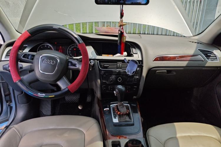Used Audi A4L 2011 2.0 TFSI Technology Edition Center Console