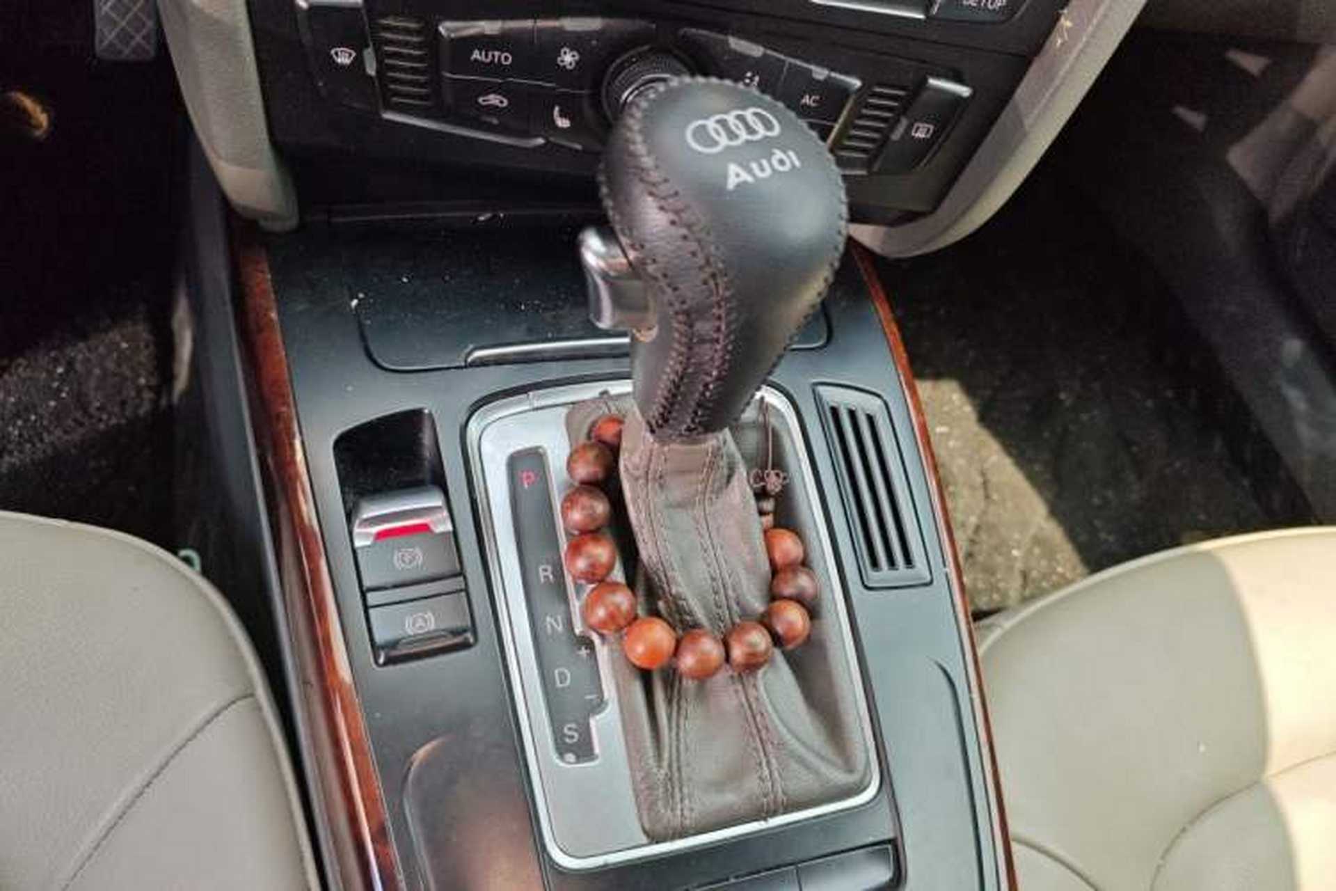 Used Audi A4L 2011 2.0 TFSI Technology Edition Gear Lever