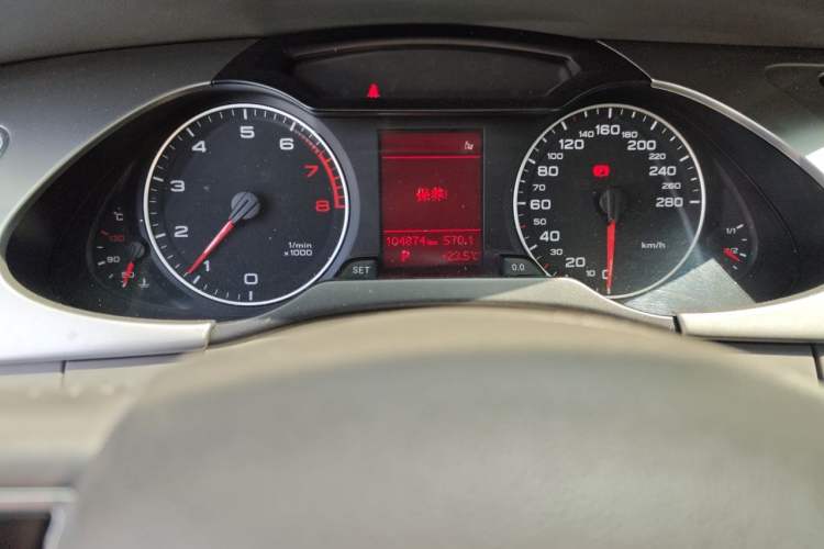 Used Audi A4L 2011 2.0 TFSI Technology Edition Odometer Close Up