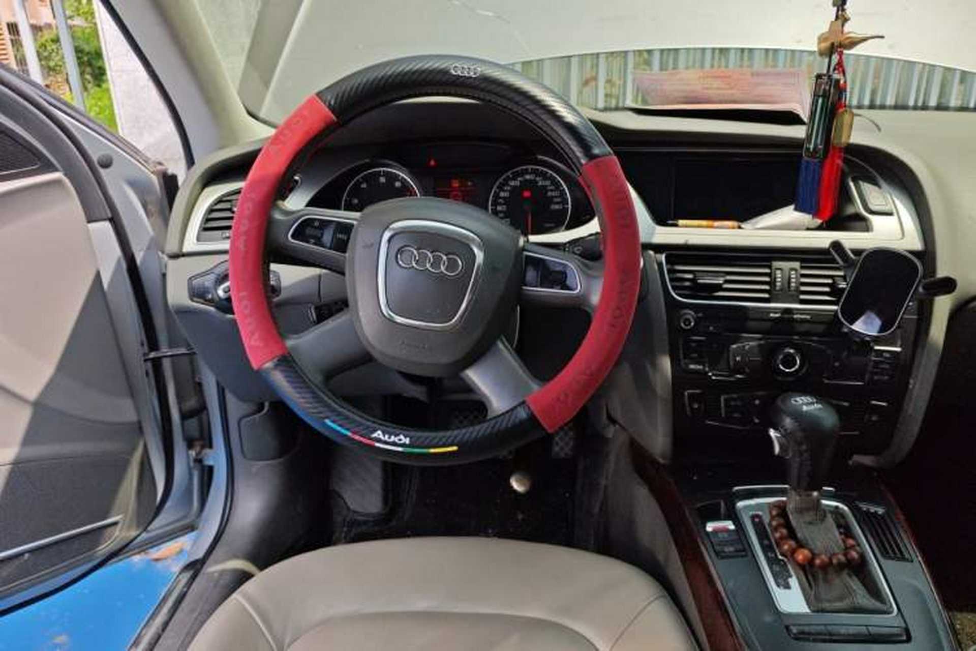 Used Audi A4L 2011 2.0 TFSI Technology Edition Steering Wheel